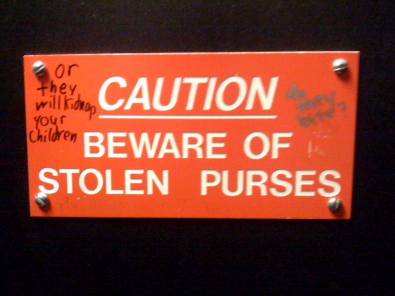 Beware-of-stolen-purse.jpg